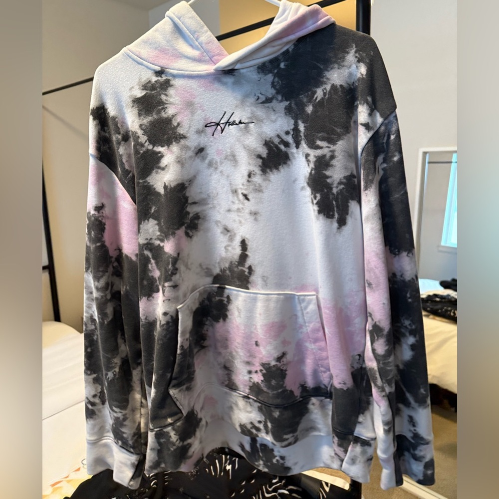 Men’s Tie-Dye Hollister hoodie